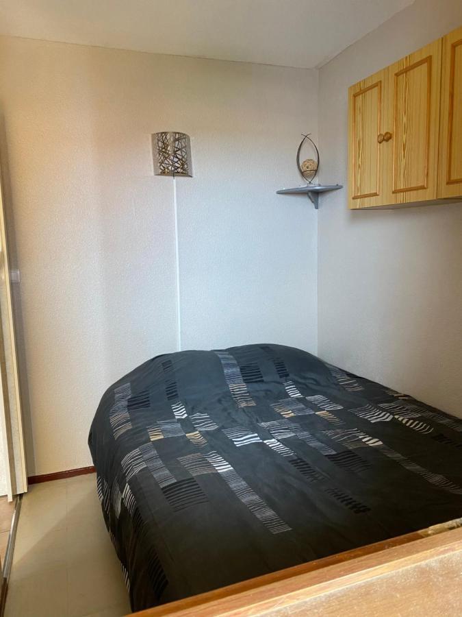 Appartement En Bord D'Etang เลอบาร์กาแรส ภายนอก รูปภาพ