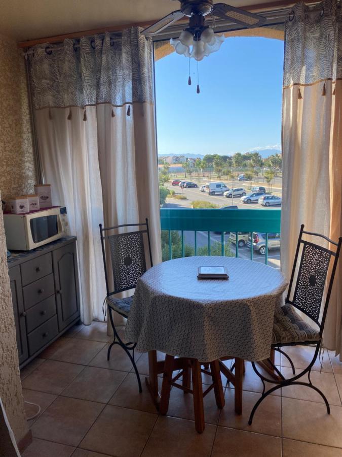 Appartement En Bord D'Etang เลอบาร์กาแรส ภายนอก รูปภาพ